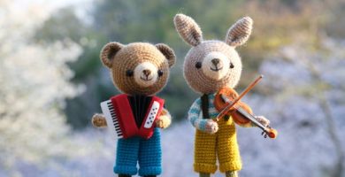 amigurumi conejos montaña